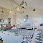 Lakefront New Orleans Retreat - Hot Tub And Kayaks!