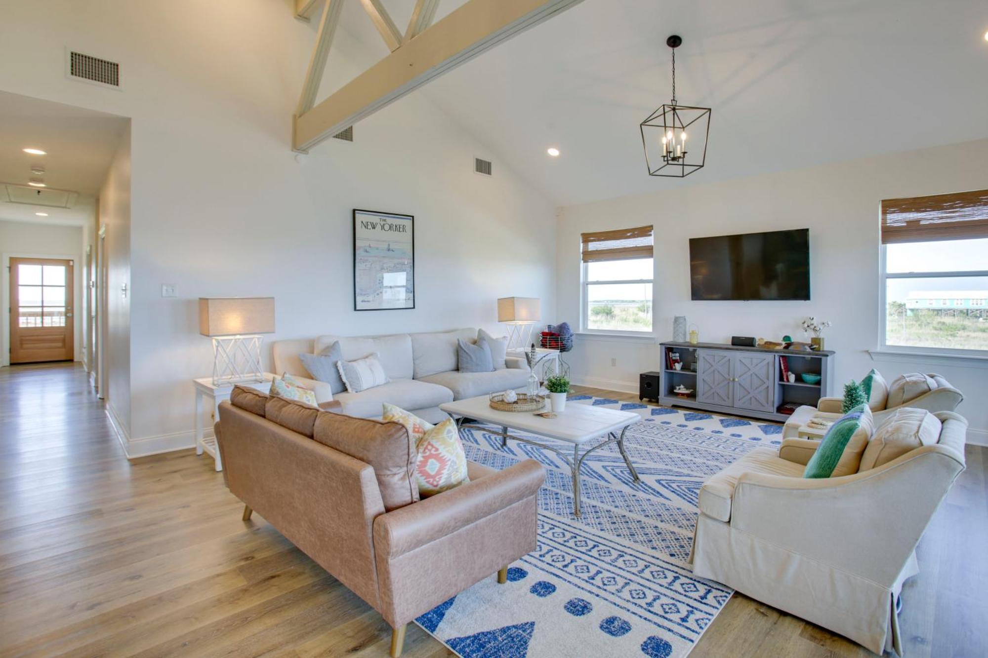 Lakefront Retreat - Hot Tub And Kayaks!